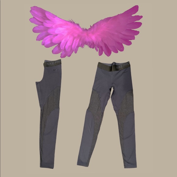 These Nike Pro “Like New” leggings are available!